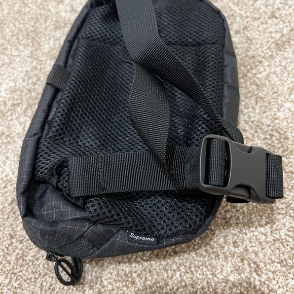 Supreme Waist Bag NWOT - Picture 4 of 5